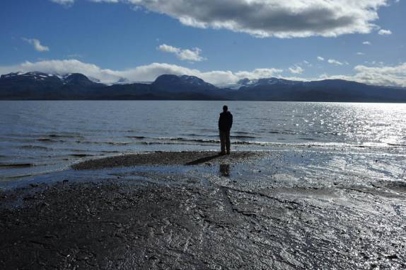 Na praia do fim do fim do fim da estrada, região de Homer, na Península do Kenai, no sul do Alaska